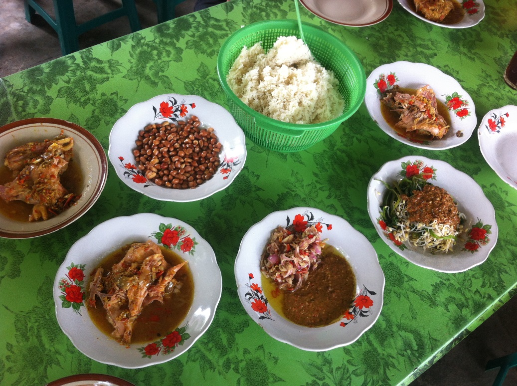 Men Tempeh Betutu Chicken