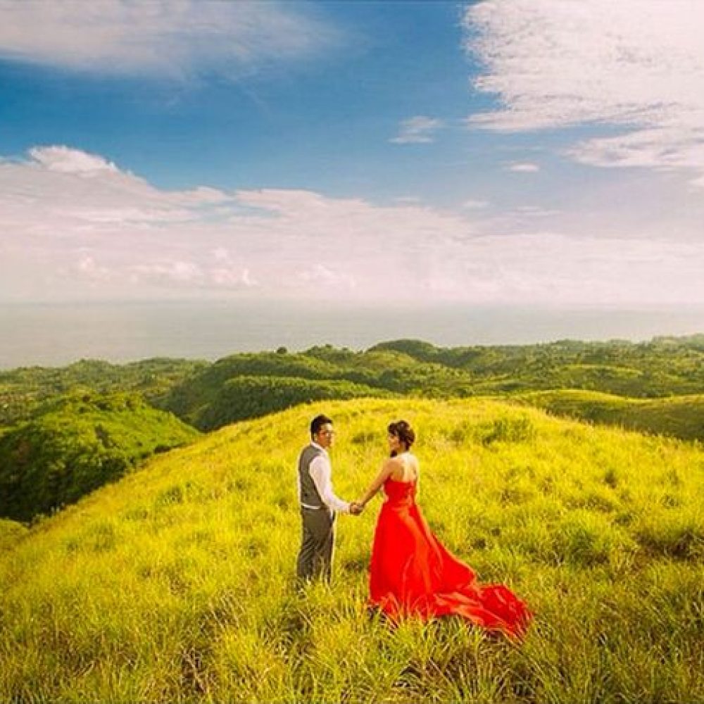 25 Scenic pre-wedding photoshoot locations in Bali for stunning pictures with spectacular backdrops of the ocean, mountains,and more!