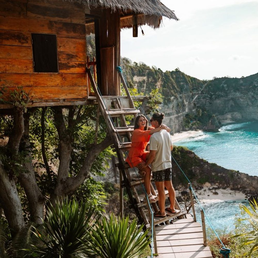 Best Photo Spots Nusa Penida! Amazing Spots in Bali _ Indonesia _ Travel Couple _ Rumah Pohon