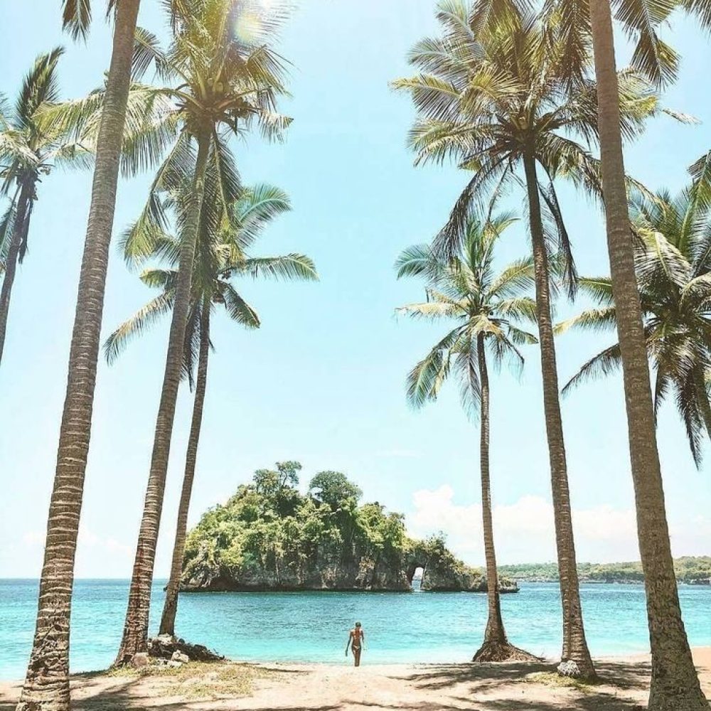 Crystal Bay Beach in Nusa Penida Island